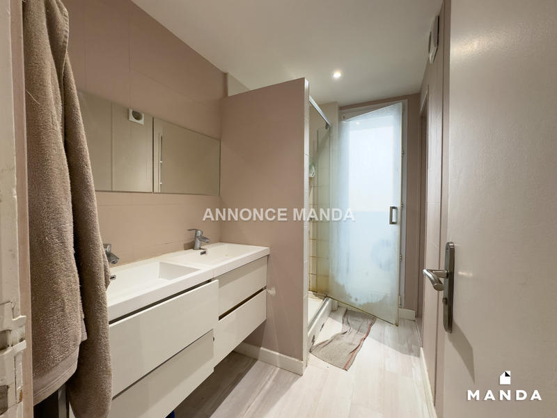 Chambre - 10 m² - 5 pièces