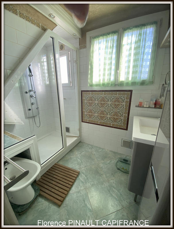 Maison - 158 m² - 8 pièces