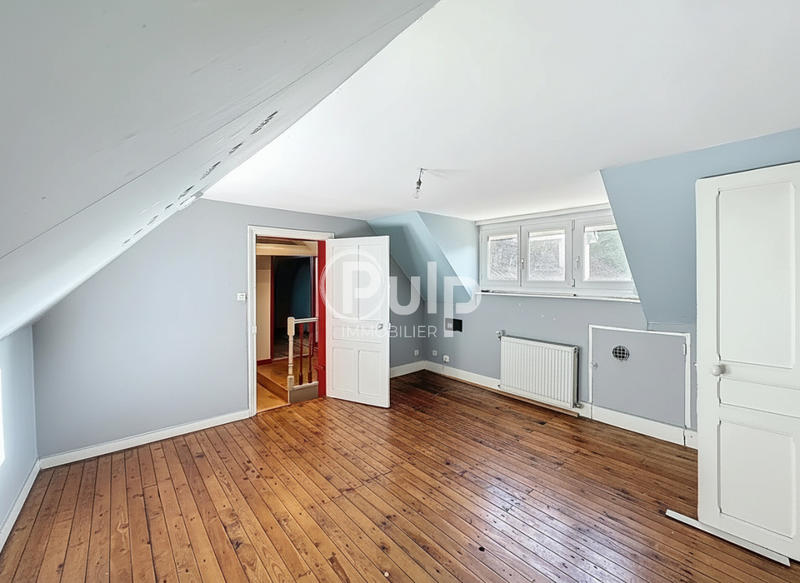 Maison - 153 m² - 11 pièces