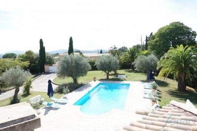 Maison - 280 m² - 7 pièces