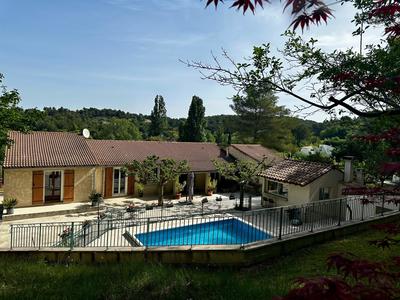 Villa - 260 m² - 9 pièces