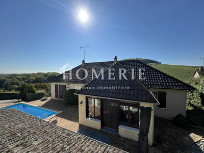 Maison - 213 m² - 9 pièces