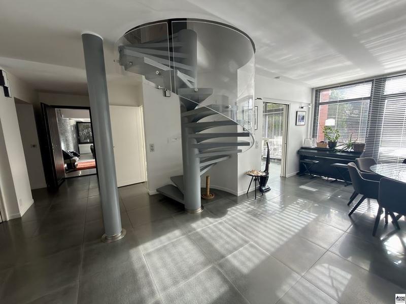 Demeure - 308 m² - 10 pièces