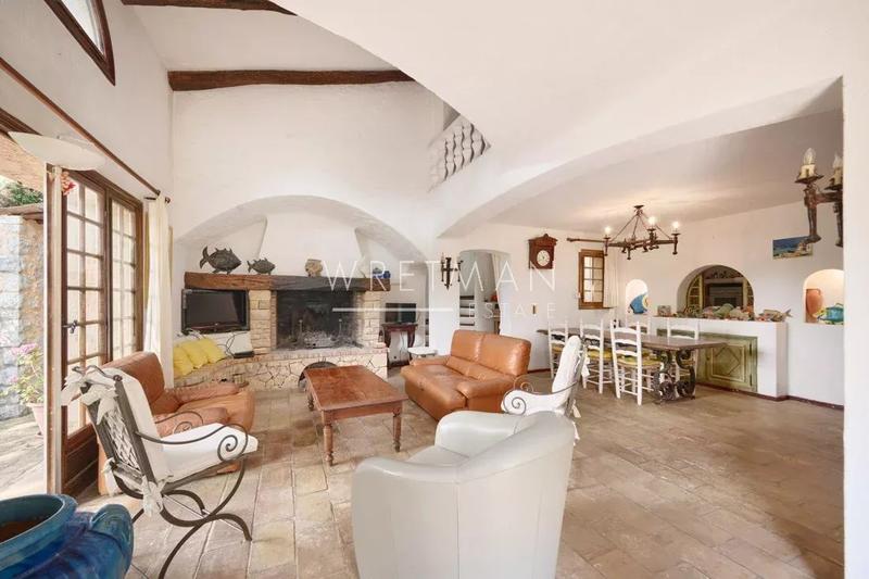 Maison - 232 m² - 9 pièces