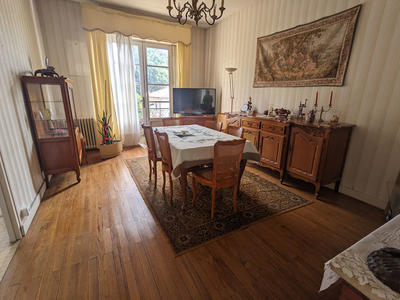 Maison - 240 m² - 6 pièces