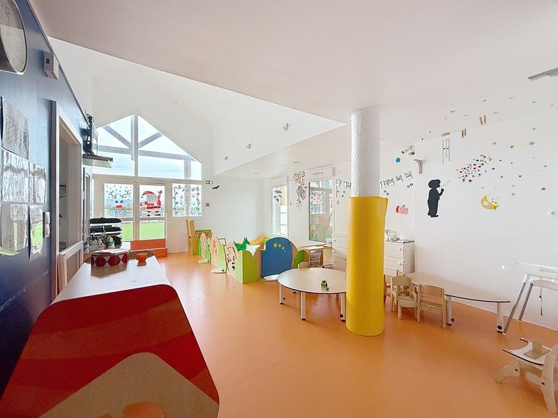 Local d'activités - 210 m² - 6 pièces