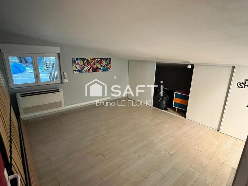 Maison - 234 m² - 8 pièces