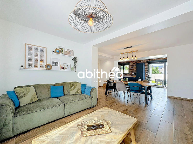 Maison - 95 m² - 4 pièces