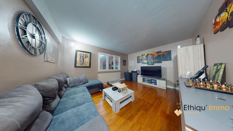 Maison - 165 m² - 8 pièces