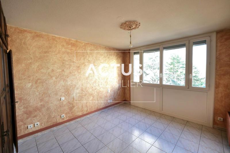 Appartement - 117 m² - 6 pièces