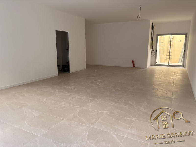 Local commercial - 73 m² - 1 pièce