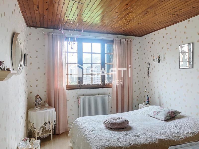 Maison - 202 m² - 8 pièces