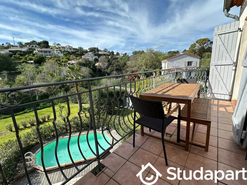 Appartement - 120 m² - 5 pièces