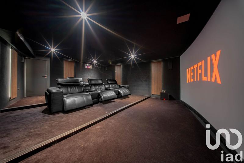 Maison - 560 m² - 7 pièces