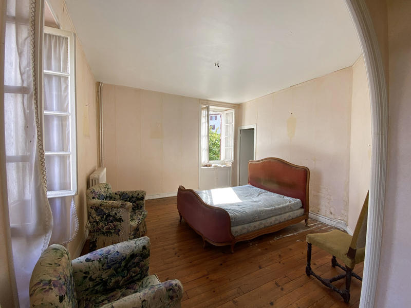 Maison - 264 m² - 13 pièces