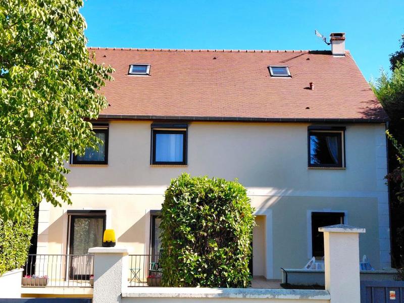 Maison - 250 m² - 7 pièces