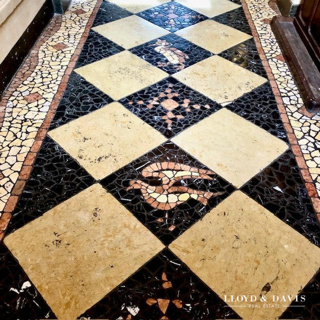 Maison ancienne - 539 m² - 14 pièces