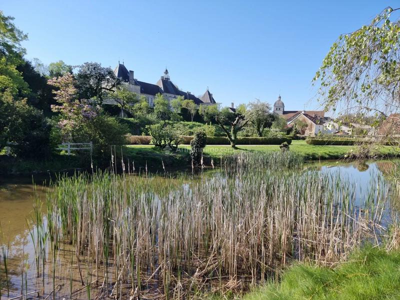 Maison - 288 m² - 9 pièces