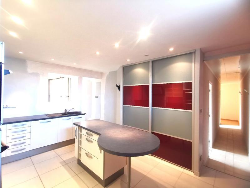 Appartement - 81 m² - 3 pièces