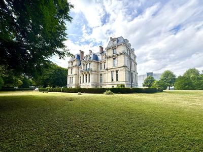 Château - 1 200 m² - 26 pièces