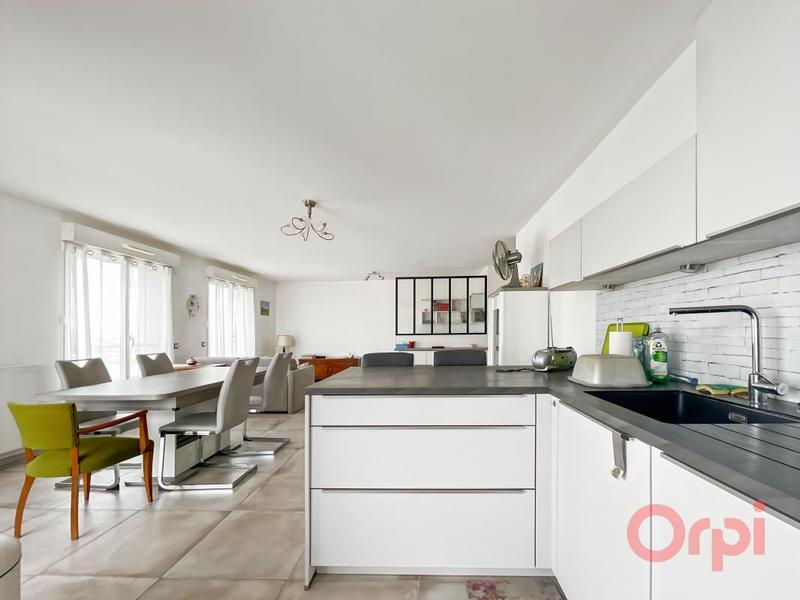 Appartement - 90 m² - 3 pièces