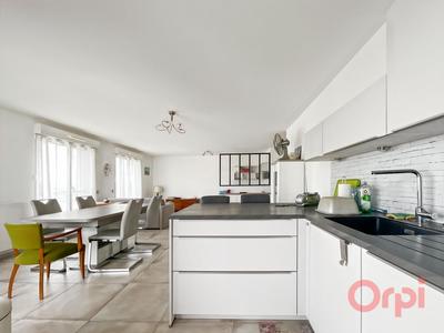 Appartement - 90 m² - 3 pièces