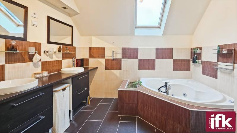 Duplex - 183 m² - 5 pièces