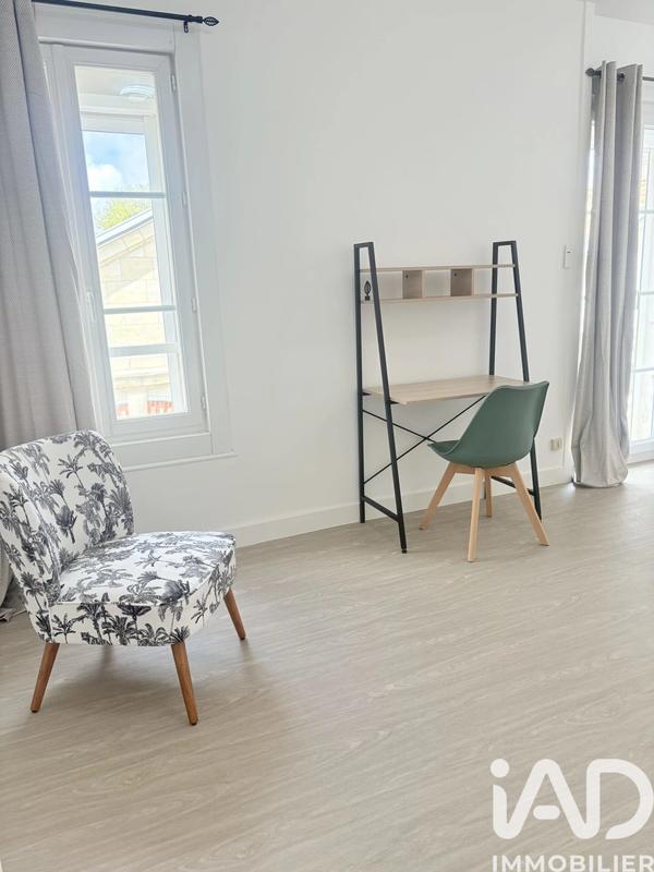 Maison - 240 m² - 9 pièces