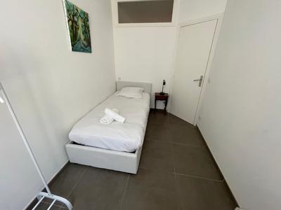 Maison - 181 m² - 12 pièces