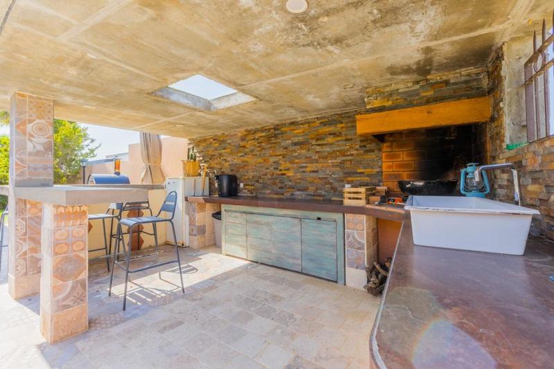 Demeure - 231 m² - 5 pièces