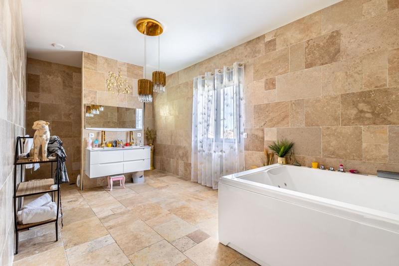 Château - 900 m² - 25 pièces