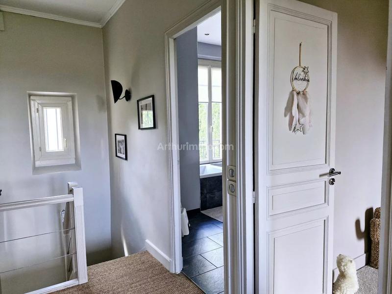 Maison - 200 m² - 8 pièces