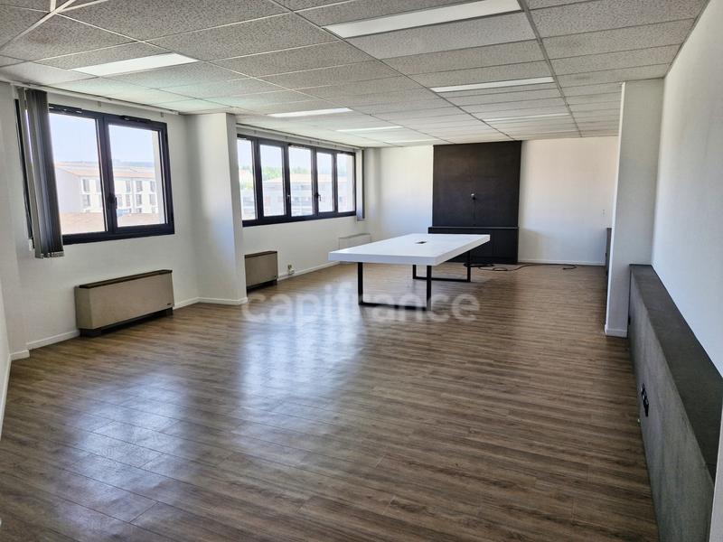 Bureau - 167 m² - 3 pièces