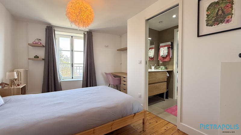 Maison ancienne - 247 m² - 9 pièces