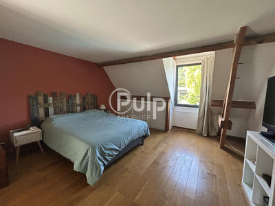 Maison - 270 m² - 10 pièces