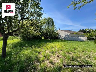 Terrain constructible - 1 255 m²