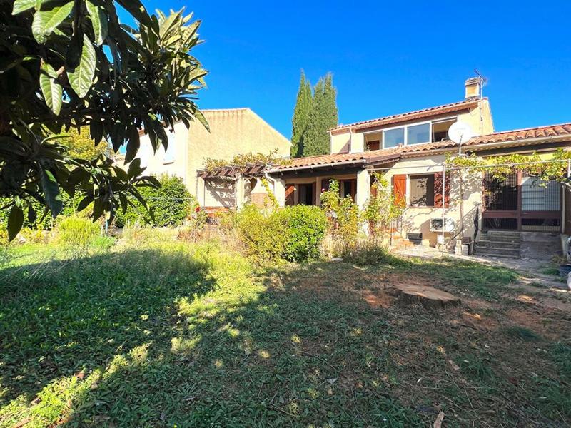 Villa - 90 m² - 4 pièces