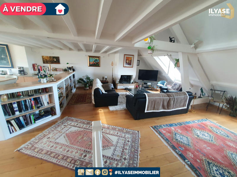 Triplex - 203 m² - 6 pièces