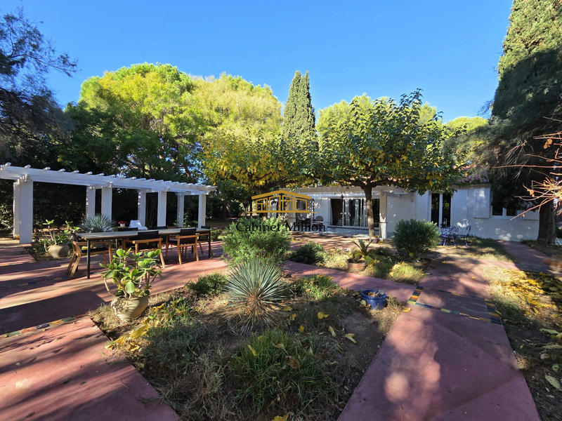 Maison - 200 m² - 6 pièces