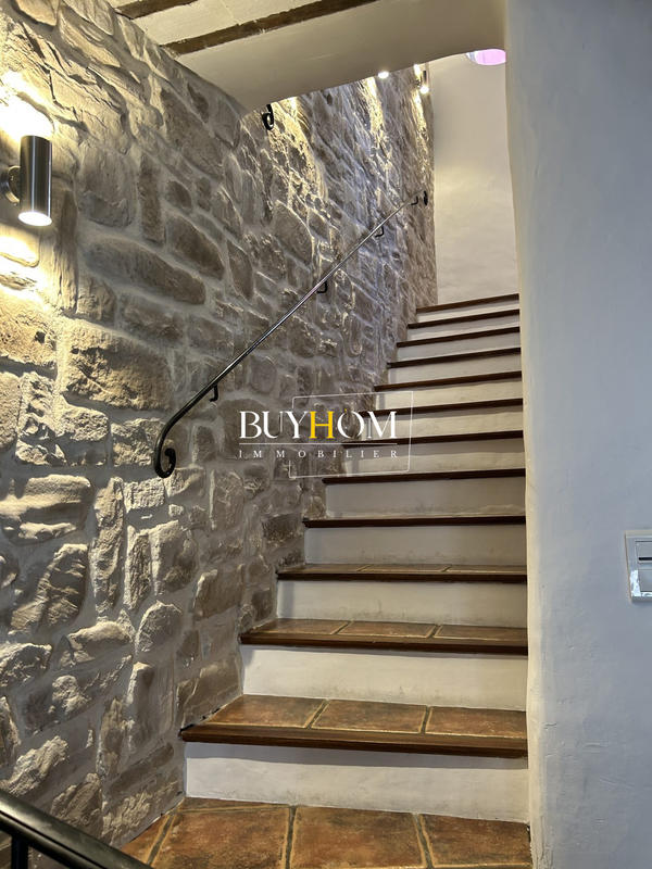 Maison - 206 m² - 6 pièces