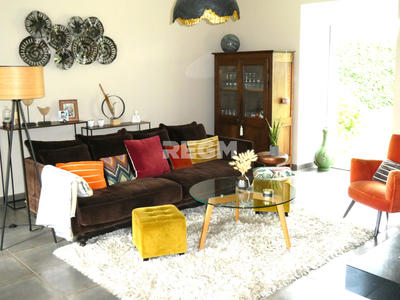 Propriété - 350 m² - 7 pièces