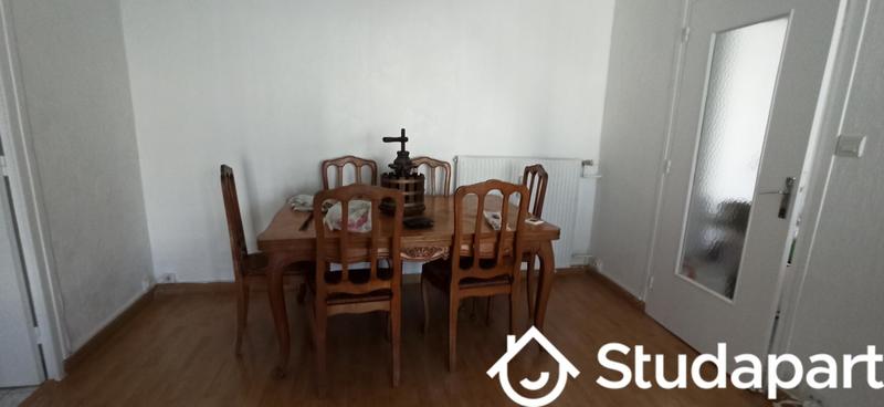 Chambre - 9 m² - 1 pièce