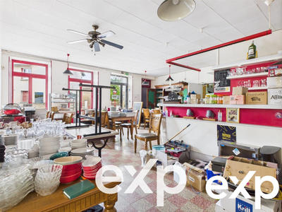 Maison - 275 m² - 10 pièces