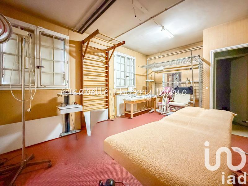 Maison - 182 m² - 9 pièces