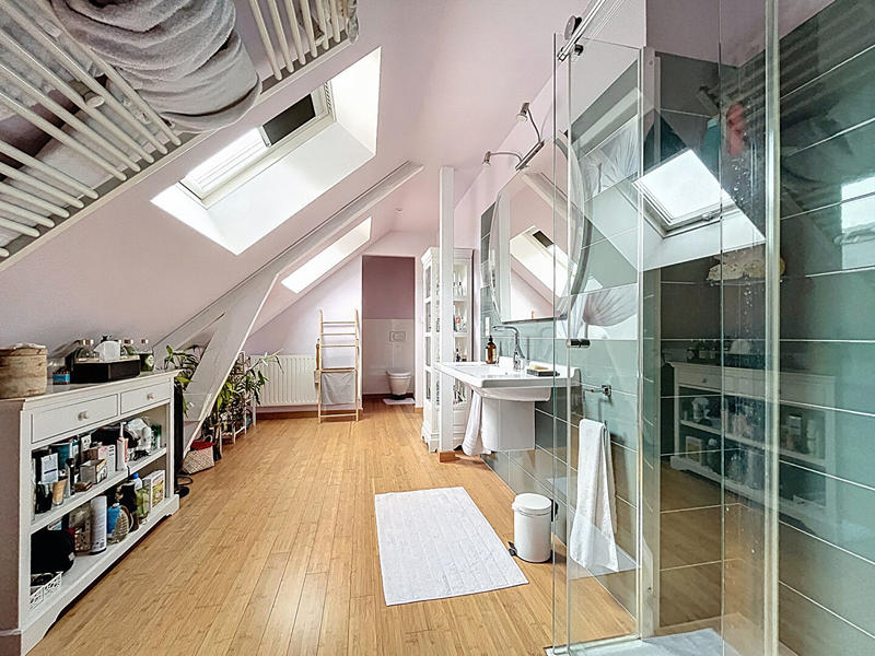 Maison - 408 m² - 11 pièces