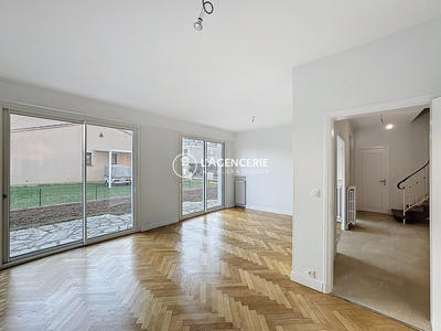 Maison - 122 m² - 5 pièces