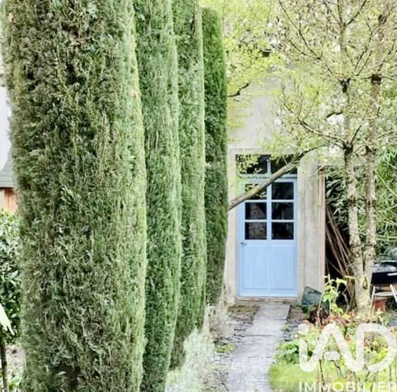 Maison - 240 m² - 8 pièces