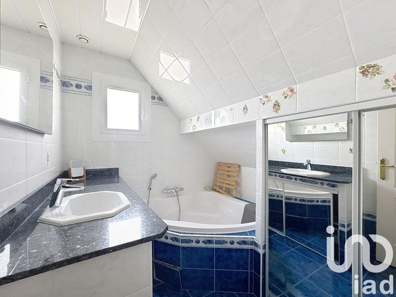 Maison - 105 m² - 4 pièces