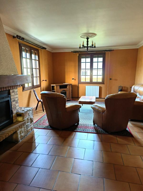 Maison traditionnelle - 179 m² - 9 pièces