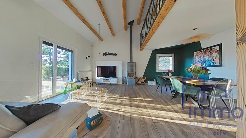 Maison - 200 m² - 6 pièces